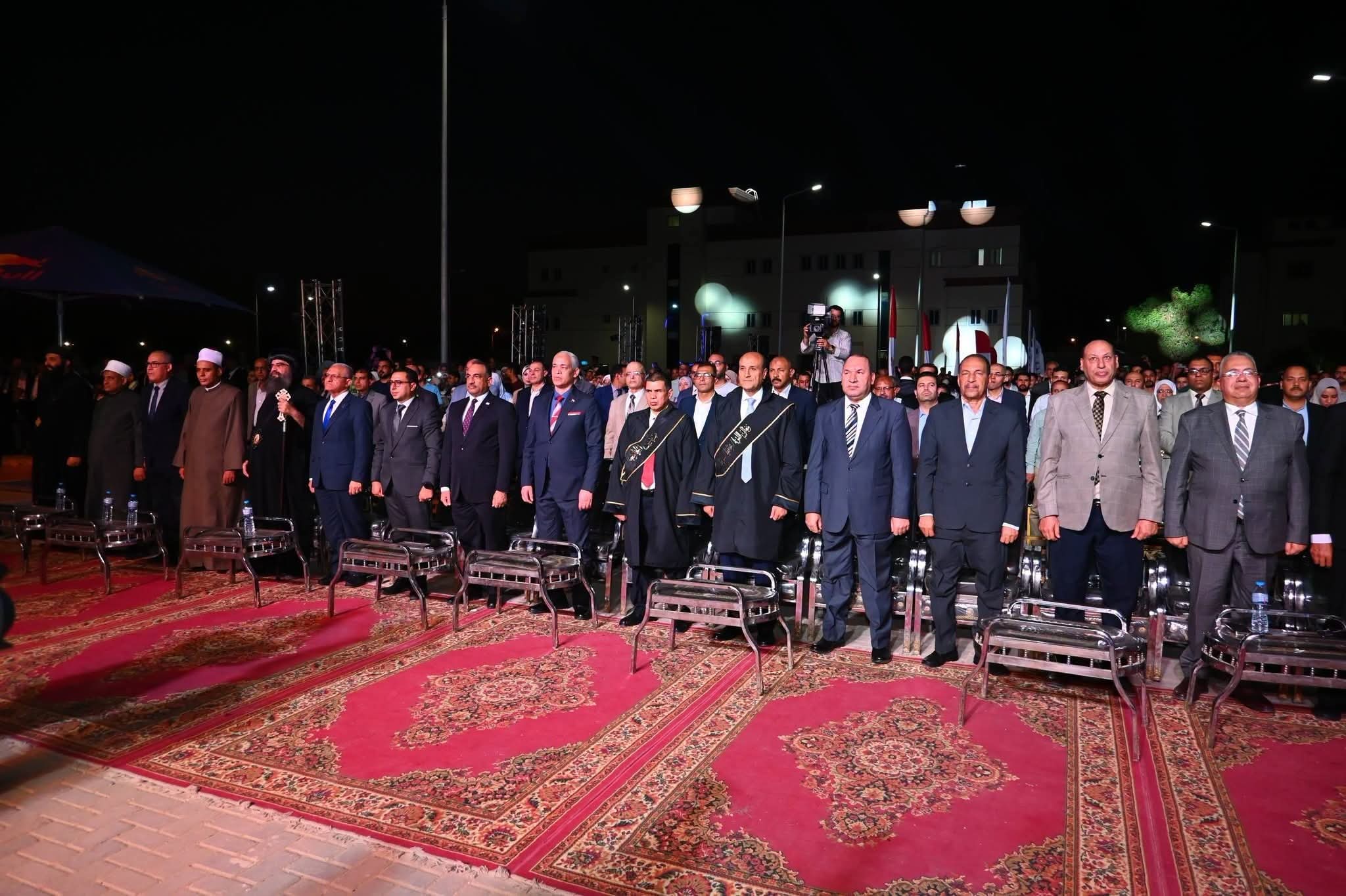 جامعة أسيوط الجديدة التكنولوجية تنظم حفل تخرج الدفعة الأولى من طلابها 3 جامعة أسيوط الجديدة التكنولوجية تنظم حفل تخرج الدفعة الأولى من طلابها
