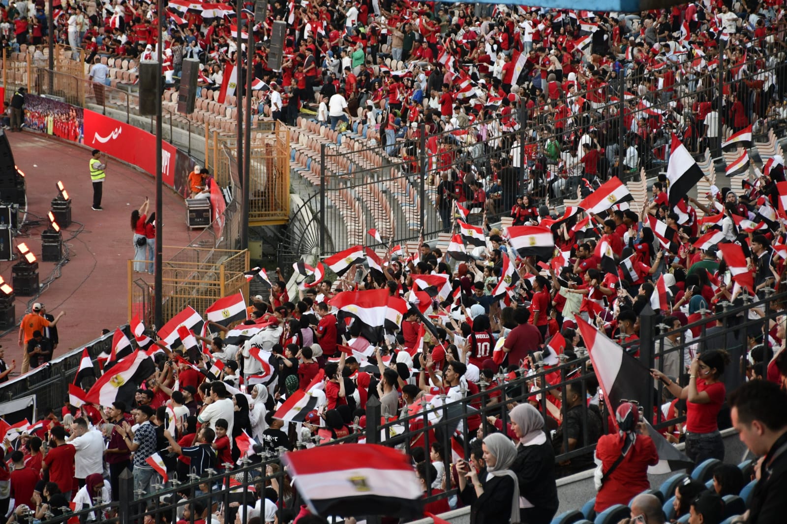 استاد القاهرة يحتفي بأبطال المونديال.. وزير الشباب والرياضة يشهد تكريم المنتخب الوطني بعد الإنجاز التاريخي 4 جوهر : تكريم أبطال المنتخب الوطني يحمل رسالة تقدير لكل من ساهم في هذا الإنجاز