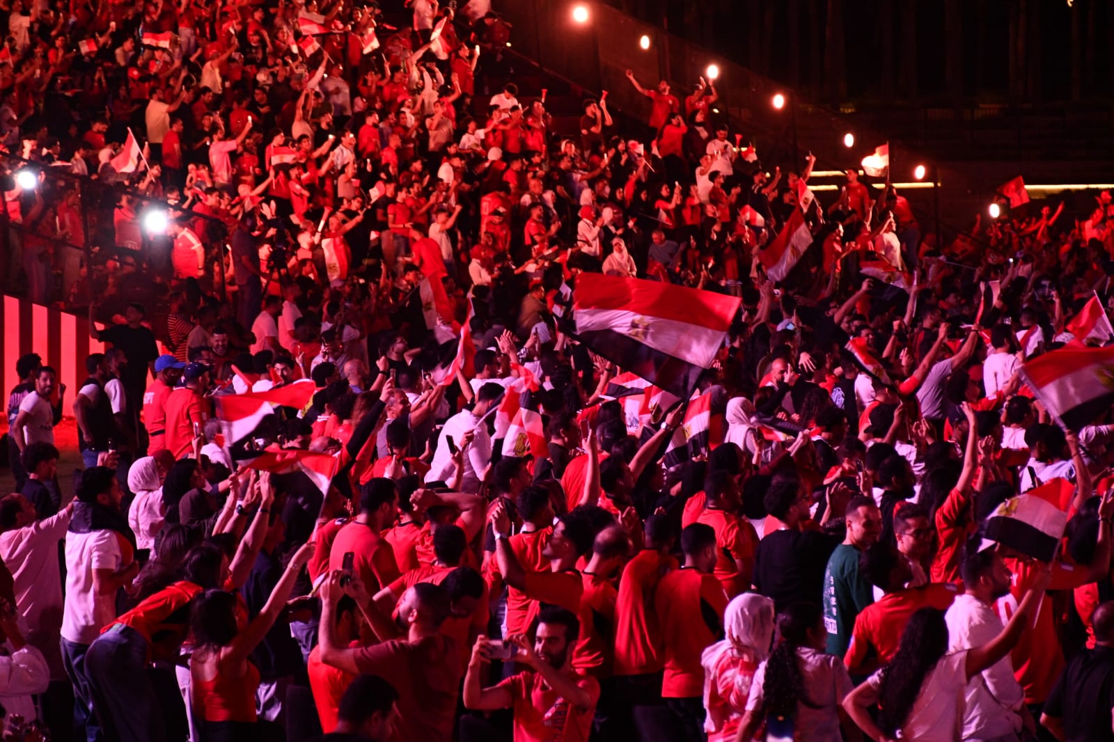 وزير الشباب والرياضة: التأهل التاريخي لدور الـ16 في كأس العالم ثمرة دعم الرئيس السيسي للرياضة المصرية 3 وزير الشباب والرياضة: التأهل التاريخي لدور الـ16 في كأس العالم ثمرة دعم الرئيس السيسي للرياضة المصرية