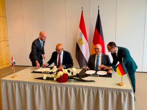 توقيع إعلان نوايا مشترك بين مصر وجمهورية ألمانيا الاتحادية لتطوير المدارس الفنية المصرية الألمانية 2 almomken.com 72679943