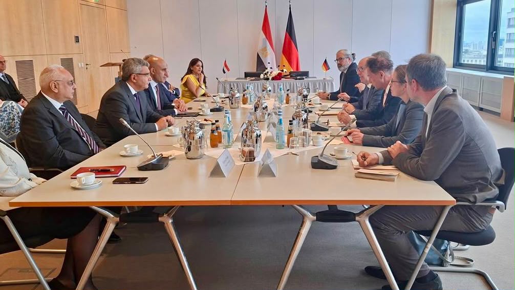 توقيع إعلان نوايا مشترك بين مصر وجمهورية ألمانيا الاتحادية لتطوير المدارس الفنية المصرية الألمانية 3 تعزيز دور القطاع الخاص في تحديد المهارات والجدارات