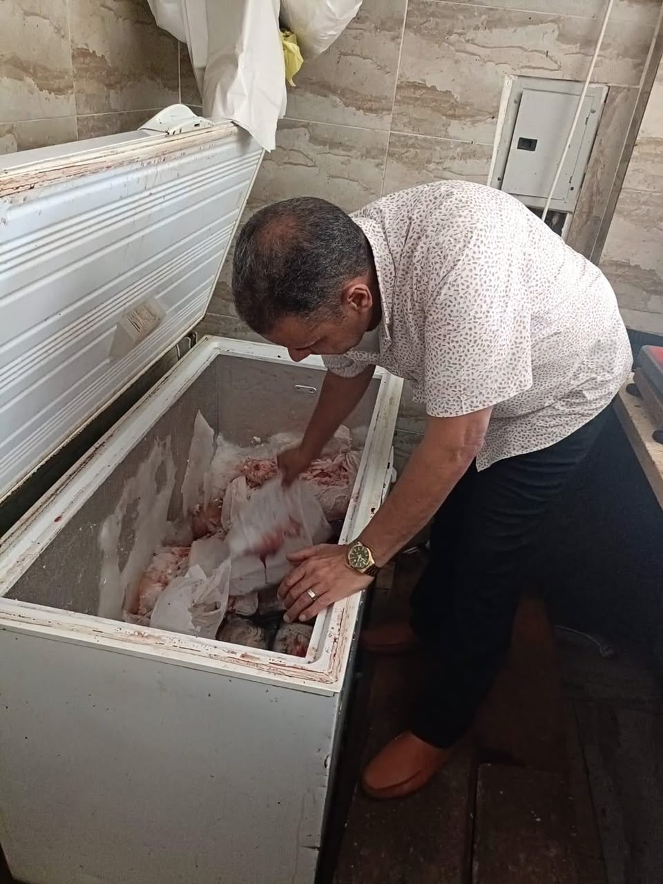 محافظ الجيزة: ضبط 42 طنًا من اللحوم والدواجن ومخلفات الفراخ غير الصالحة للاستهلاك الآدمي خلال حملات مكثفة