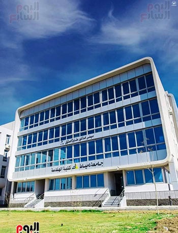 شخصيات جامعية ..الدكتور حمدان ربيع رئيس جامعة دمياط.. ريادة عالمية تُرسخ قيم الدستور والقانون 5 احتواء المشكلات وتفكيك الأزمات قبل تفاقمها