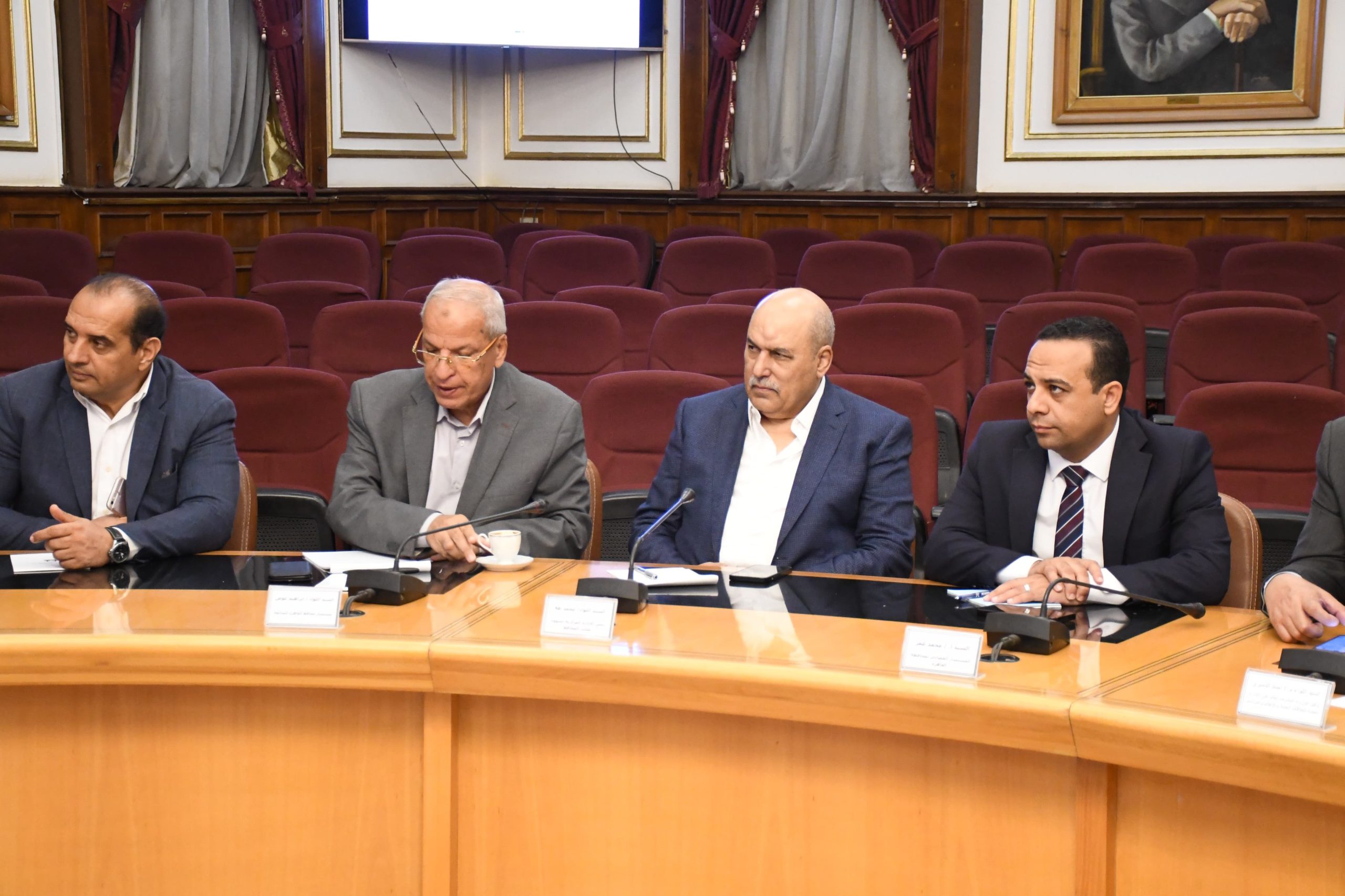 الساحات الشعبية مشروع قومى سيتيح للجميع ممارسة الرياضة 5 محافظ القاهرة : الساحات الشعبية ستكون فرصة لاكتشاف المواهب وتنميتها