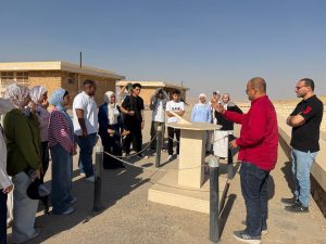 جامعة القاهرة الأهلية تنظم زيارة طلاب القطاع الصحي لمرصد القطامية 6 almomken.com fc53c66d