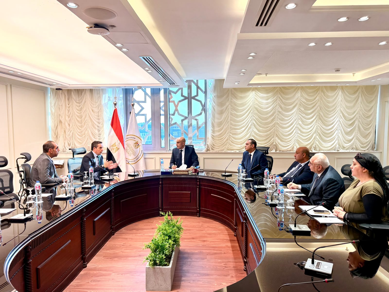 وزير التربية والتعليم يستقبل رئيس جامعة سلامنكة الإسبانية لبحث التعاون فى مدارس التكنولوجيا التطبيقية