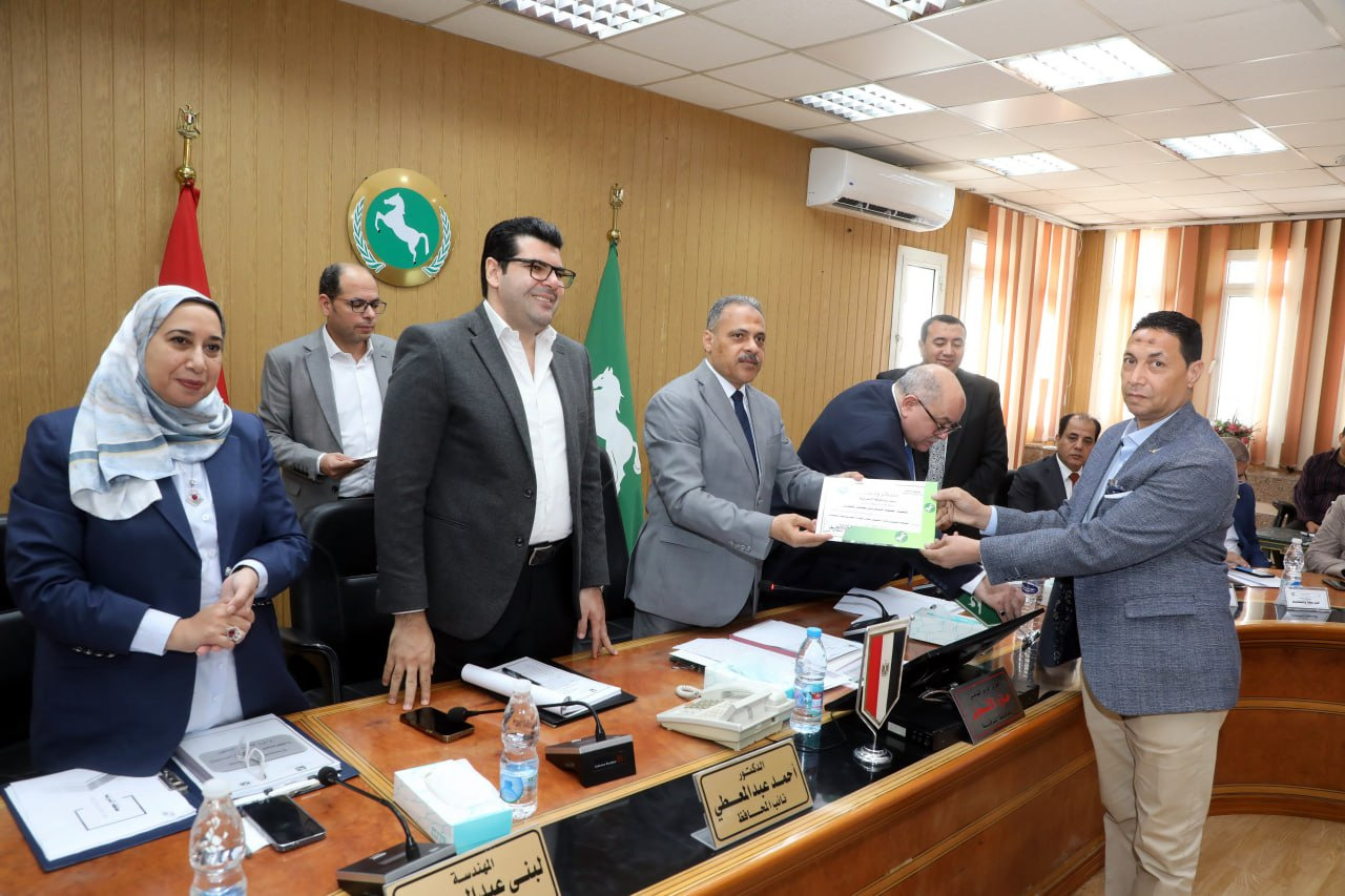 تكريم مكتب الإتصال السياسي بديوان عام المحافظة