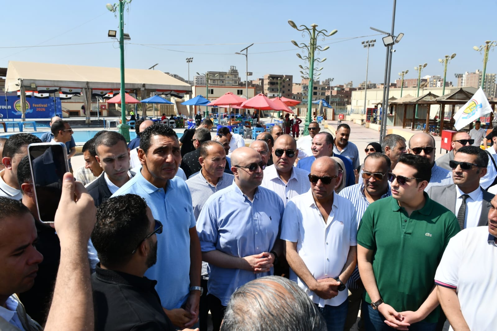 وزير الشباب ومحافظ الفيوم يفتتحان مجمع حمامات السباحة بنادي قارون