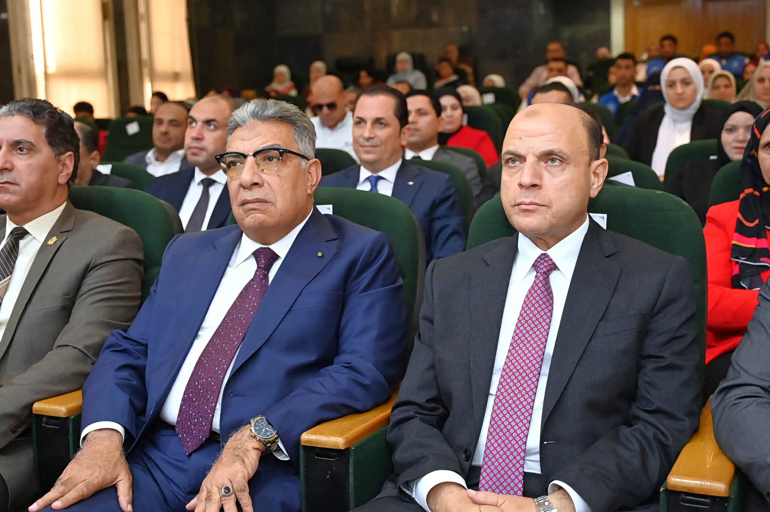 محافظا الدقهلية والغربية أثناء توقيع البروتوكول 