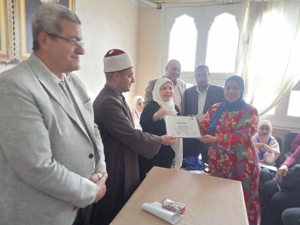 التكريم بحضور مدير عام شؤون الخدمات ورعاية الطلاب