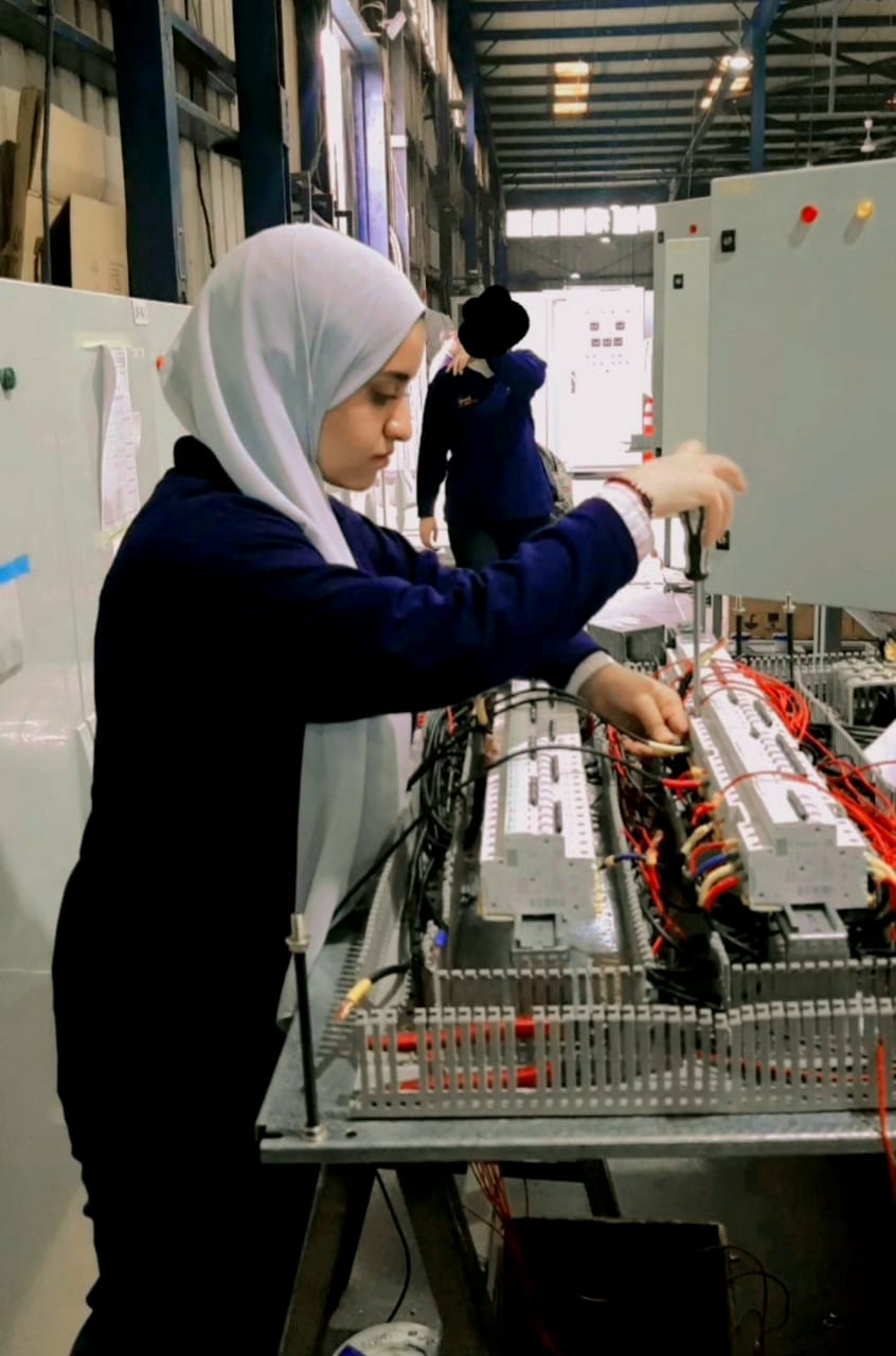 مدارس بالتعاون مع الهيئة العربية للتصنيع في تخصصات تكنولوجيا التجارة