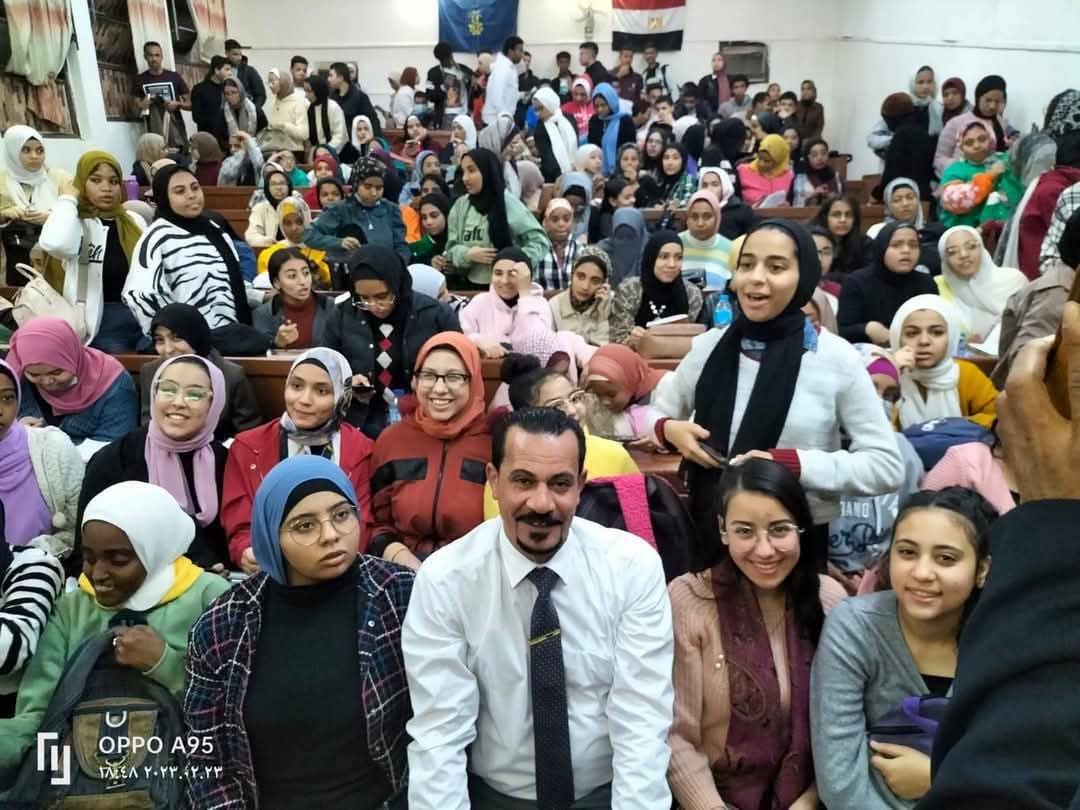 نجوم القوافل التعليمية.. خبراء صنعوا الفارق في رحلة العلم والعطاء!